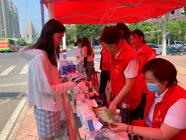 助力學子圓夢，踐行國企擔當  安徽鹽業地產集團組織愛心助考公益活動